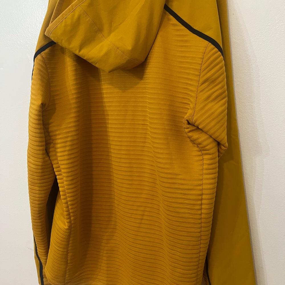 Adidas Men's Yellow Performance Jacket - Picture 9 of 10
